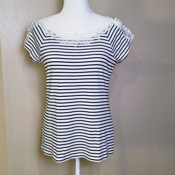 Westport striped Dk blue & white with Crochet short sleeve women's size Med - Picture 2 of 11